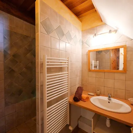 D'hotes L'abondance Bed & Breakfast