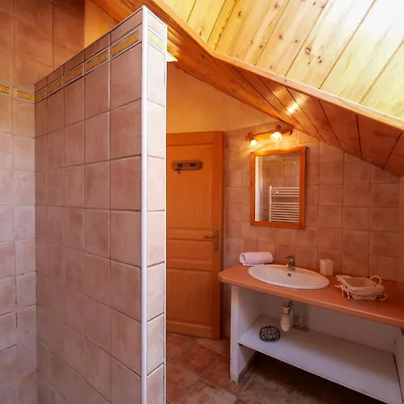 D'hotes L'abondance Bed & Breakfast