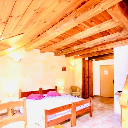 D'hotes L'abondance Bed & Breakfast 3*